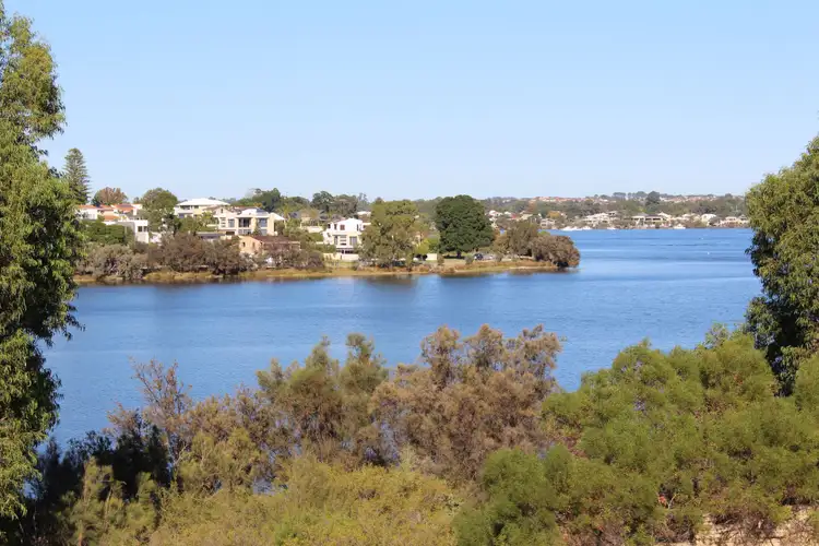 74 River Way, Salter Point WA 6152