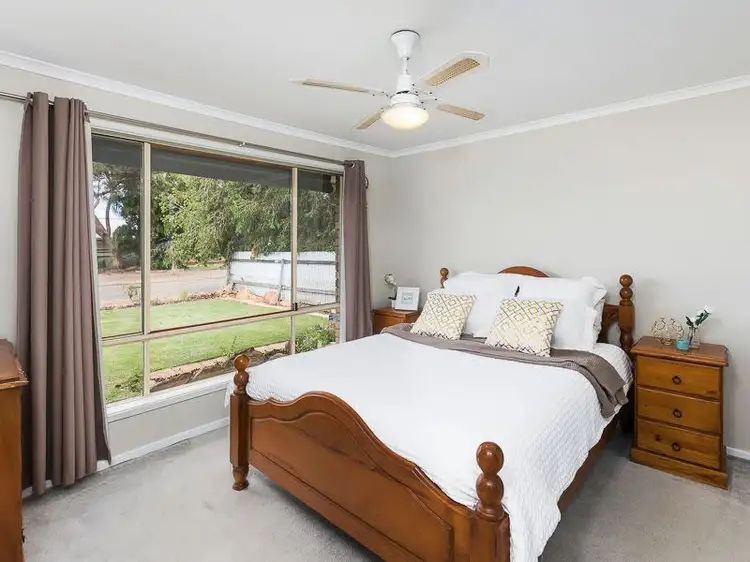 Sixth view of Homely house listing, 4 Kingfisher Court, Murray Bridge SA 5253