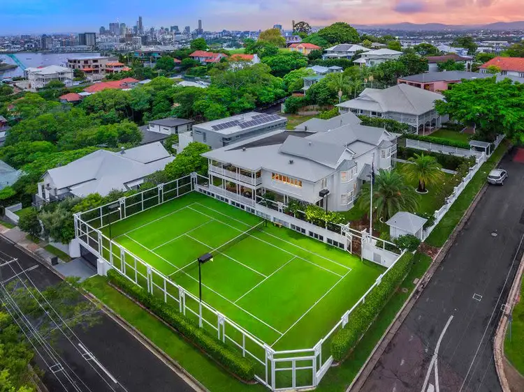 2 Castleton Street, Hamilton QLD 4007