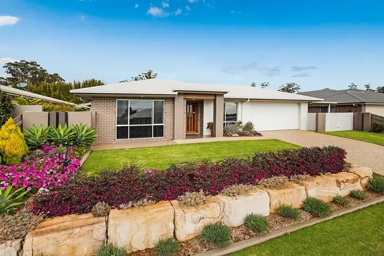 6 Thorley Court, Middle Ridge QLD 4350