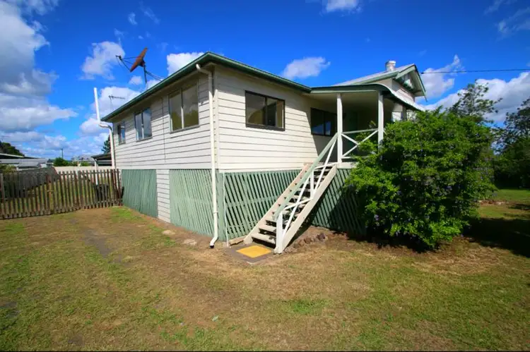 17 Rutherford Street, Monto QLD 4630