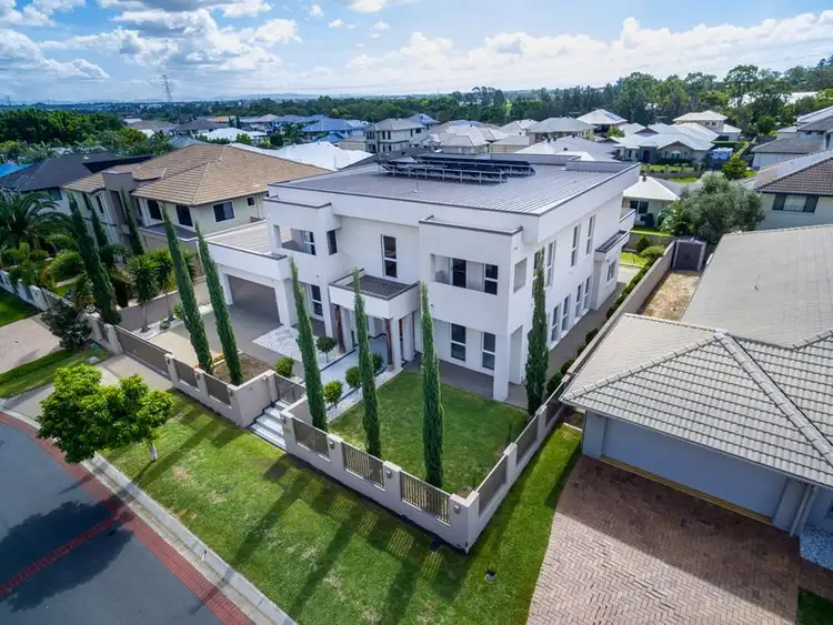 4 Apulia Place, Bridgeman Downs QLD 4035