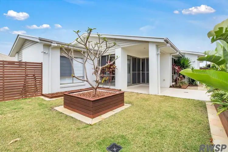 8 Flybridge Way, Hope Island QLD 4212