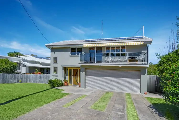 8 Teewah Street, Dicky Beach QLD 4551