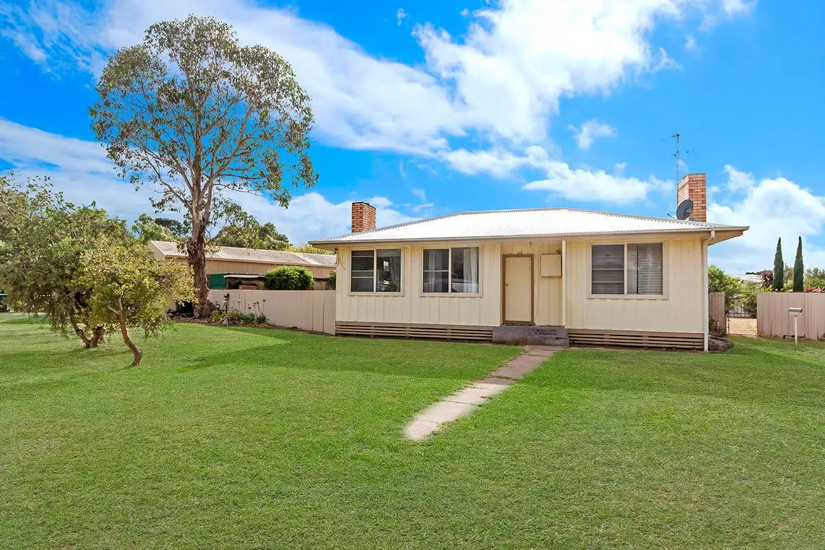 Main view of Homely house listing, 2 Boorook Street, Mortlake VIC 3272