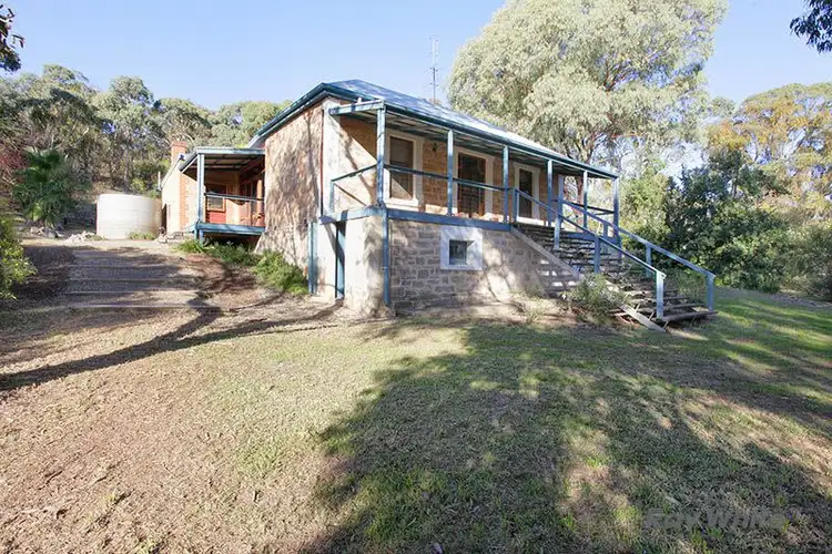 33 Warenda Road, Clare SA 5453