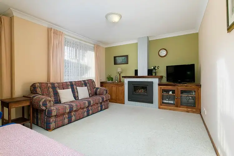 Second view of Homely house listing, 32 The Circuit, Shellharbour NSW 2529
