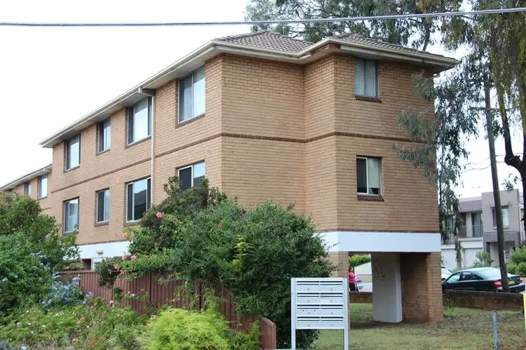 2/84 Sackville Street, Fairfield NSW 2165