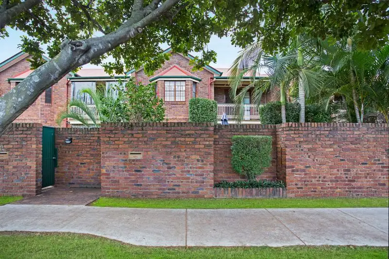 Main view of Homely townhouse listing, 2/424 Hawthorne Road, Bulimba QLD 4171