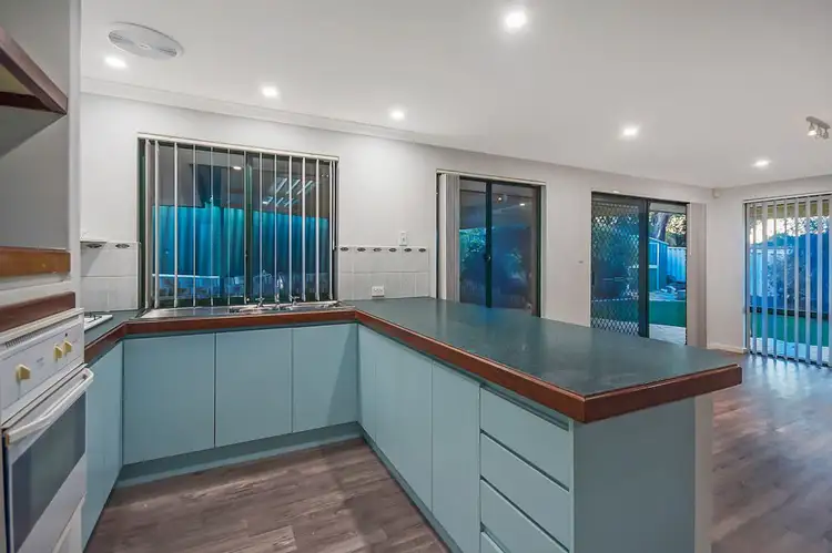 Fourth view of Homely house listing, 7 Werloo Court, Leda WA 6170