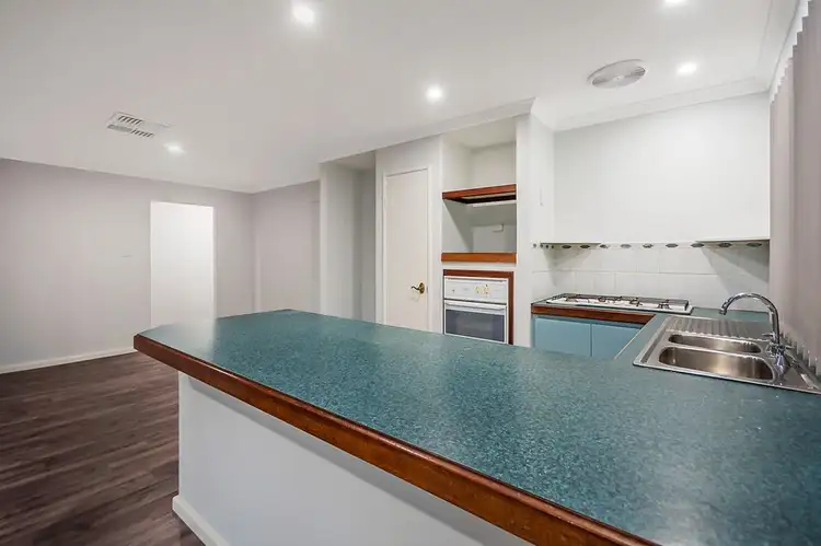 Sixth view of Homely house listing, 7 Werloo Court, Leda WA 6170