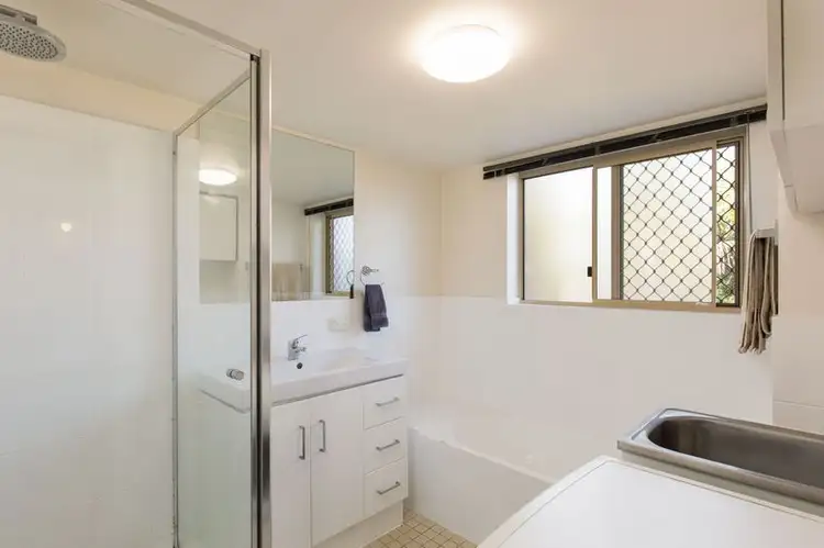 Fifth view of Homely unit listing, 2/11 Sankey Street, Carina QLD 4152