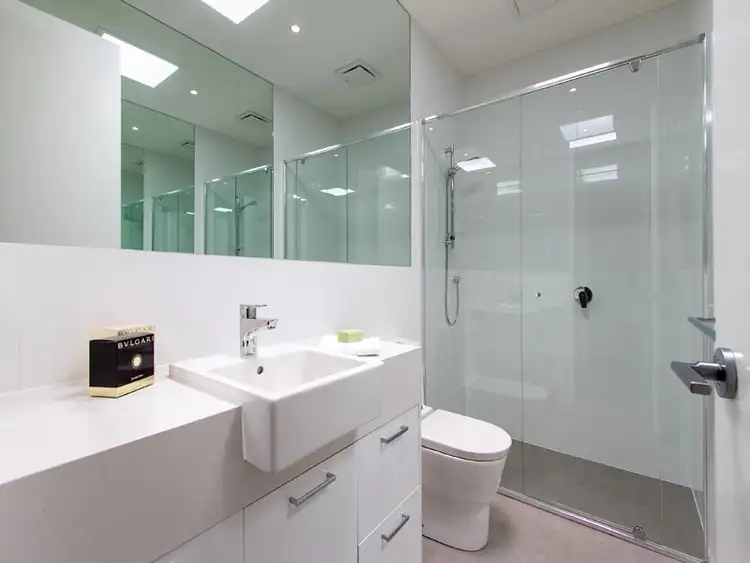 Sixth view of Homely apartment listing, 2/947 Centre Road, Bentleigh East VIC 3165