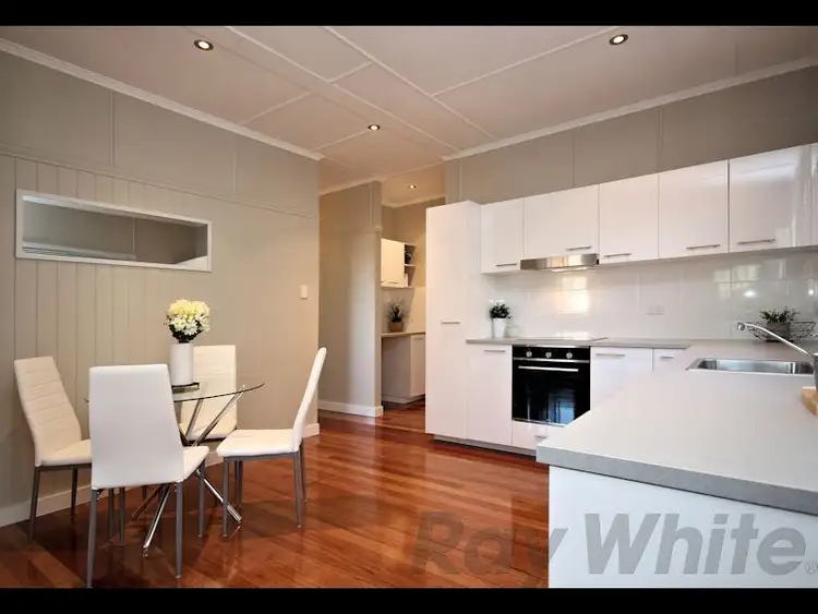 1 Chilcot Street, Silkstone QLD 4304