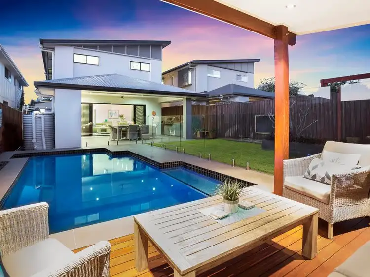 Second view of Homely house listing, 18 Parkview Avenue, Wynnum QLD 4178