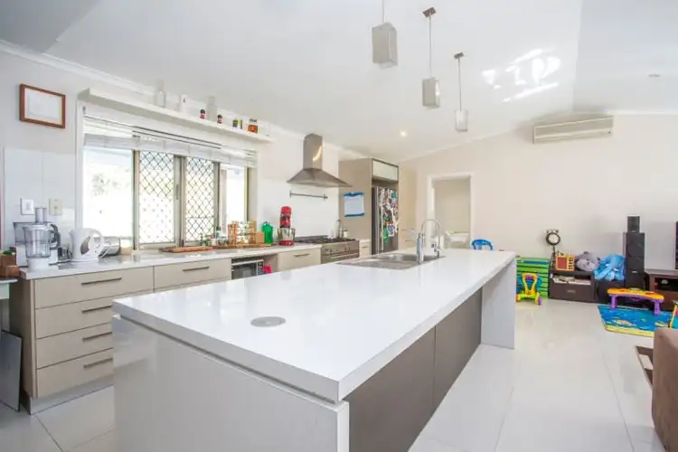 9 Bellcarra Place, Little Mountain QLD 4551