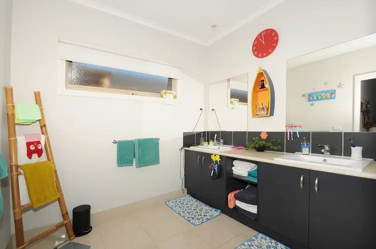 Seventh view of Homely house listing, 6 Arkley Close, Skye VIC 3977