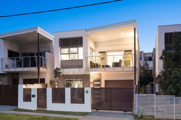 10 Ovey Street, Morningside QLD 4170