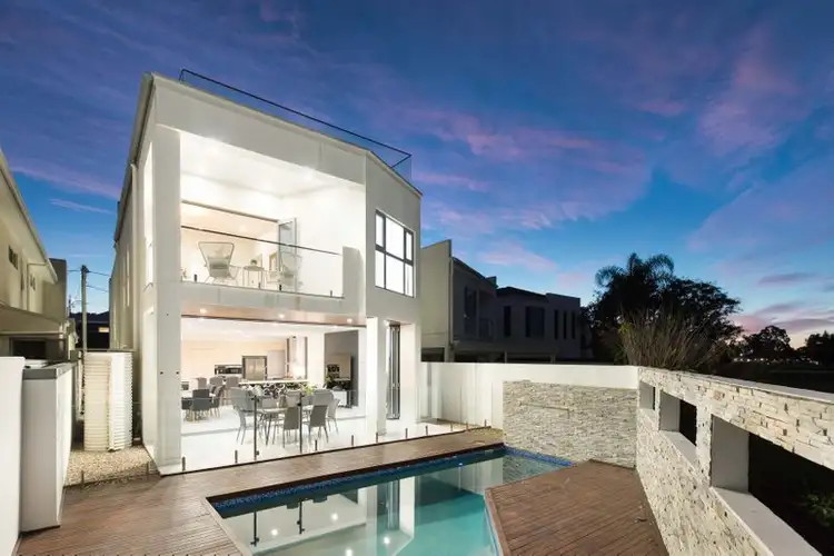 23 Bulimba Parade, Bulimba QLD 4171