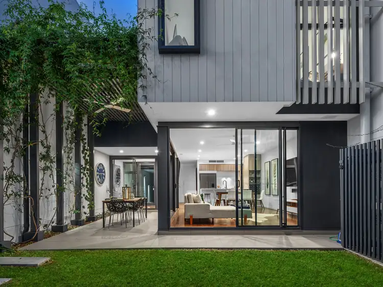 604/12 Parkside Circuit, Hamilton QLD 4007