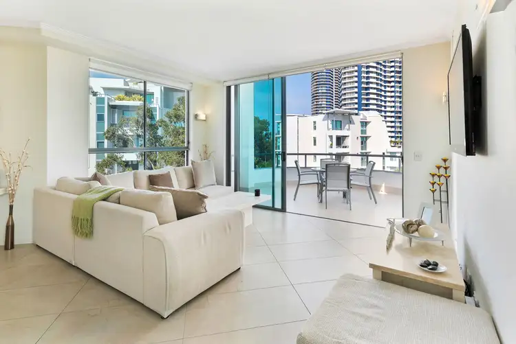 17/20-28 Bayview Street, Runaway Bay QLD 4216