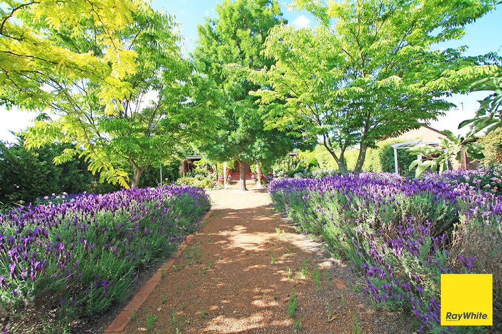 12 Lind Street, Gundaroo NSW 2620