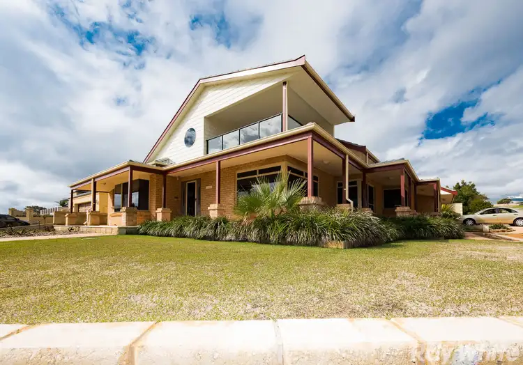 7 St Georges Close, Bluff Point WA 6530
