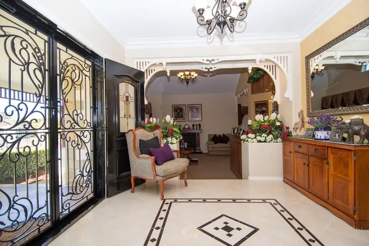 Fifth view of Homely house listing, 10 Leeds Close, Arundel QLD 4214