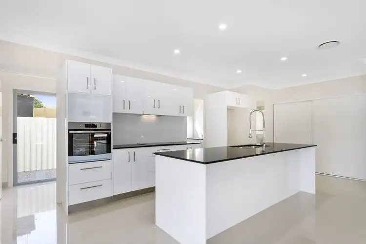 Sixth view of Homely house listing, 1and2/17 Holly Avenue, Hollywell QLD 4216