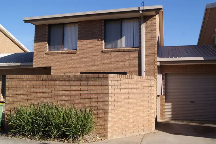 4/411 Bevan Street, Lavington NSW 2641