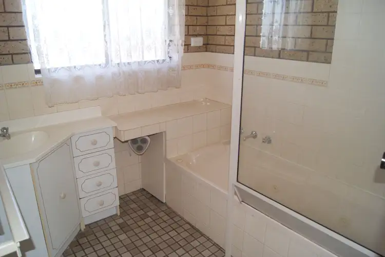 Fifth view of Homely unit listing, 4/411 Bevan Street, Lavington NSW 2641