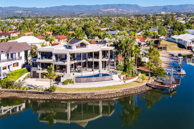 1 Rowes Court, Sorrento QLD 4217