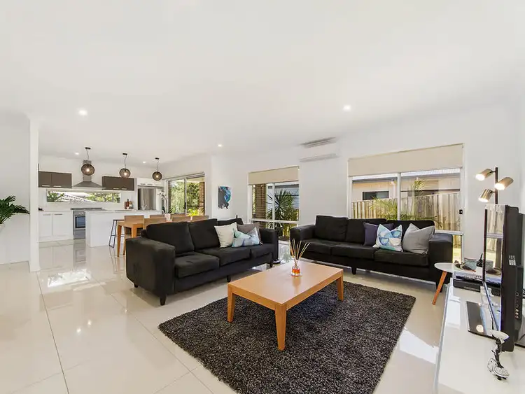 27 Buckingham Road, Maudsland QLD 4210