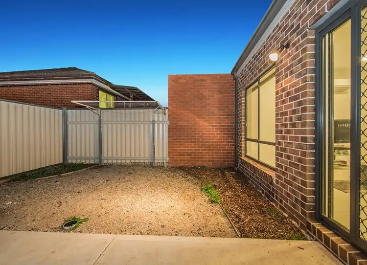 Sixth view of Homely unit listing, 3/8 Ivanhoe Avenue, St Albans VIC 3021