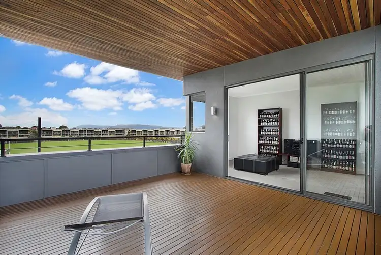 Second view of Homely house listing, 4 MARYLEBONE Drive, Mulgrave VIC 3170