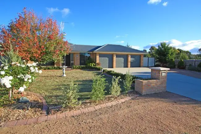 Fifth view of Homely house listing, 2 Hyland Drive, Bungendore NSW 2621