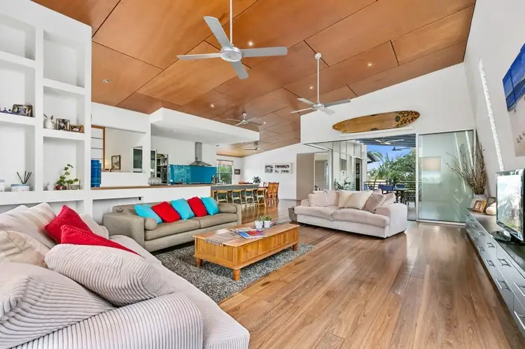 12 Wollomia Way, Sunrise Beach QLD 4567