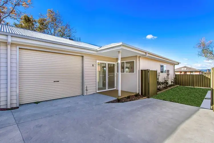 6/5 Talinga Avenue, Point Clare NSW 2250
