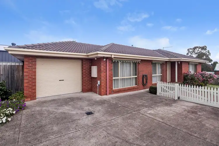 2/212 Clayton Street, Canadian VIC 3350