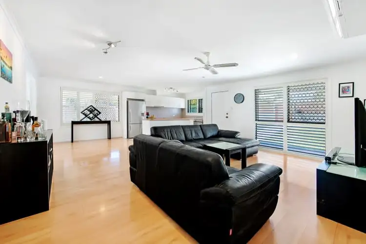 28 Canterbury Chase, Ashmore QLD 4214