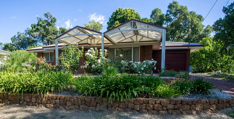 2 Flora Terrace, Lesmurdie WA 6076