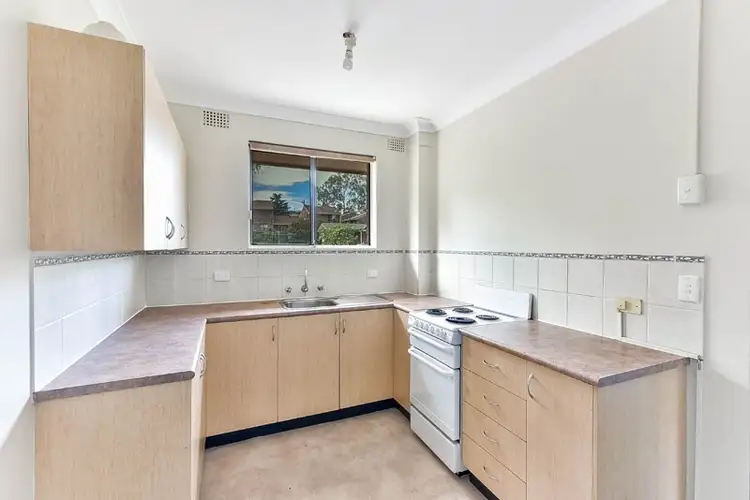 8/18 Sturt Street, Campbelltown NSW 2560