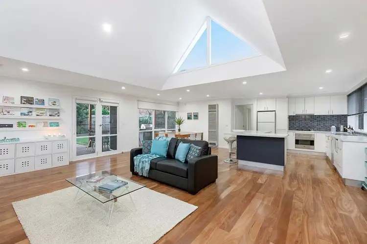 Second view of Homely house listing, 5 Rava Court, Aspendale Gardens VIC 3195