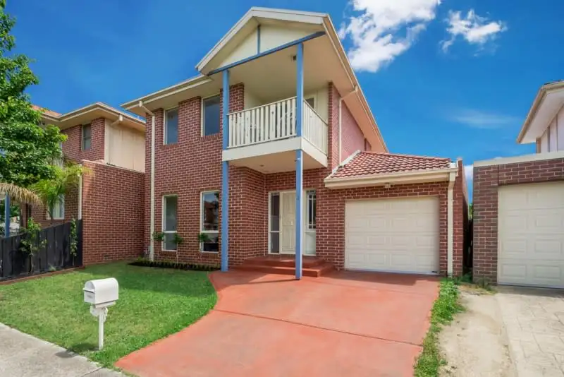 Main view of Homely townhouse listing, 2/8 Garden Close, Kingsbury VIC 3083