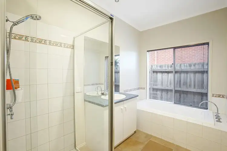 Fifth view of Homely house listing, 3 Bettina Court, Cheltenham VIC 3192