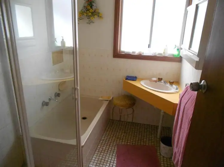 Fifth view of Homely house listing, 2 Bertha Street, Bordertown SA 5268