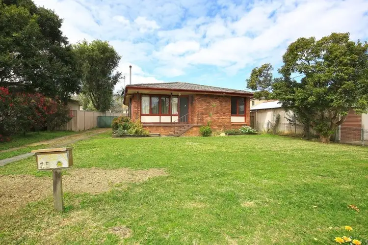 35 Sampson Crescent, Bomaderry NSW 2541