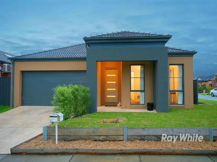 35 Sabel Drive, Cranbourne North VIC 3977