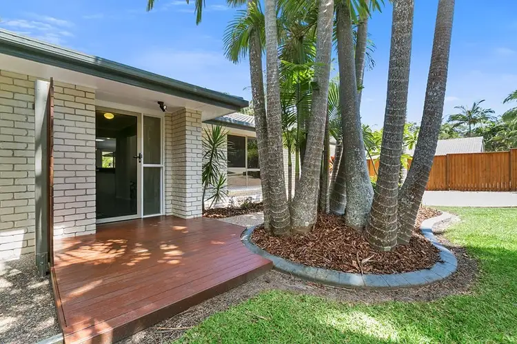 12 Lake Entrance Boulevard, Noosaville QLD 4566