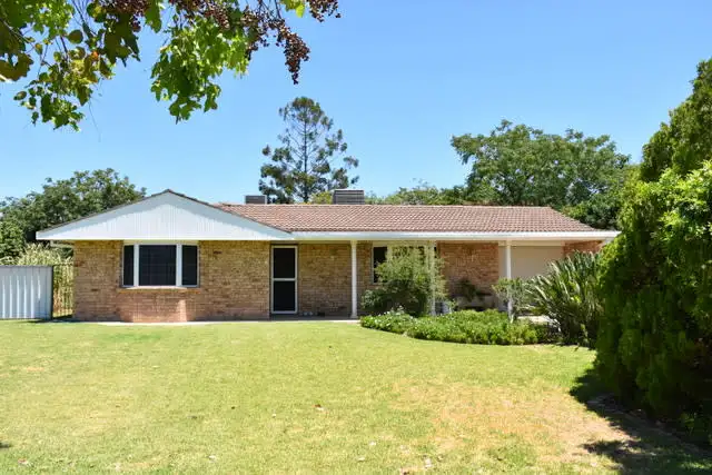 9 Cummins Avenue, Moree NSW 2400